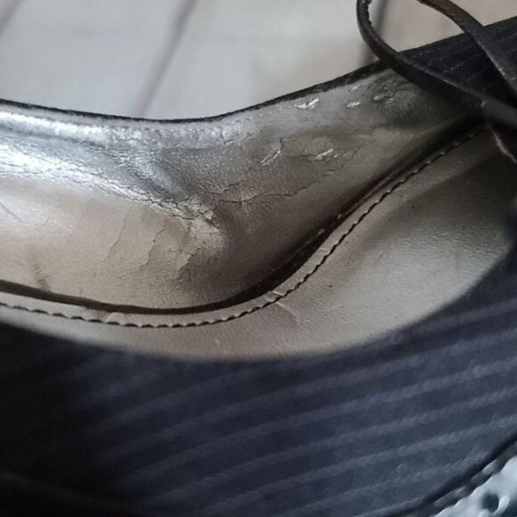 Marc Fisher Navy & Black Striped Bow Heels - Picture 9 of 13